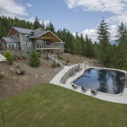 Custom mansion home building project in western Montana